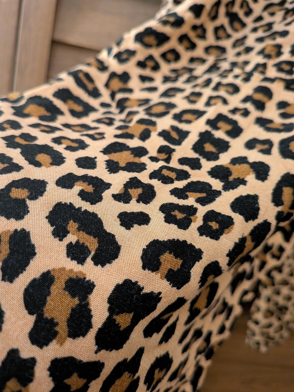 Leopard Print Wide Leg Pants With Bottom Slits And Pockets - Picture 7 of 12